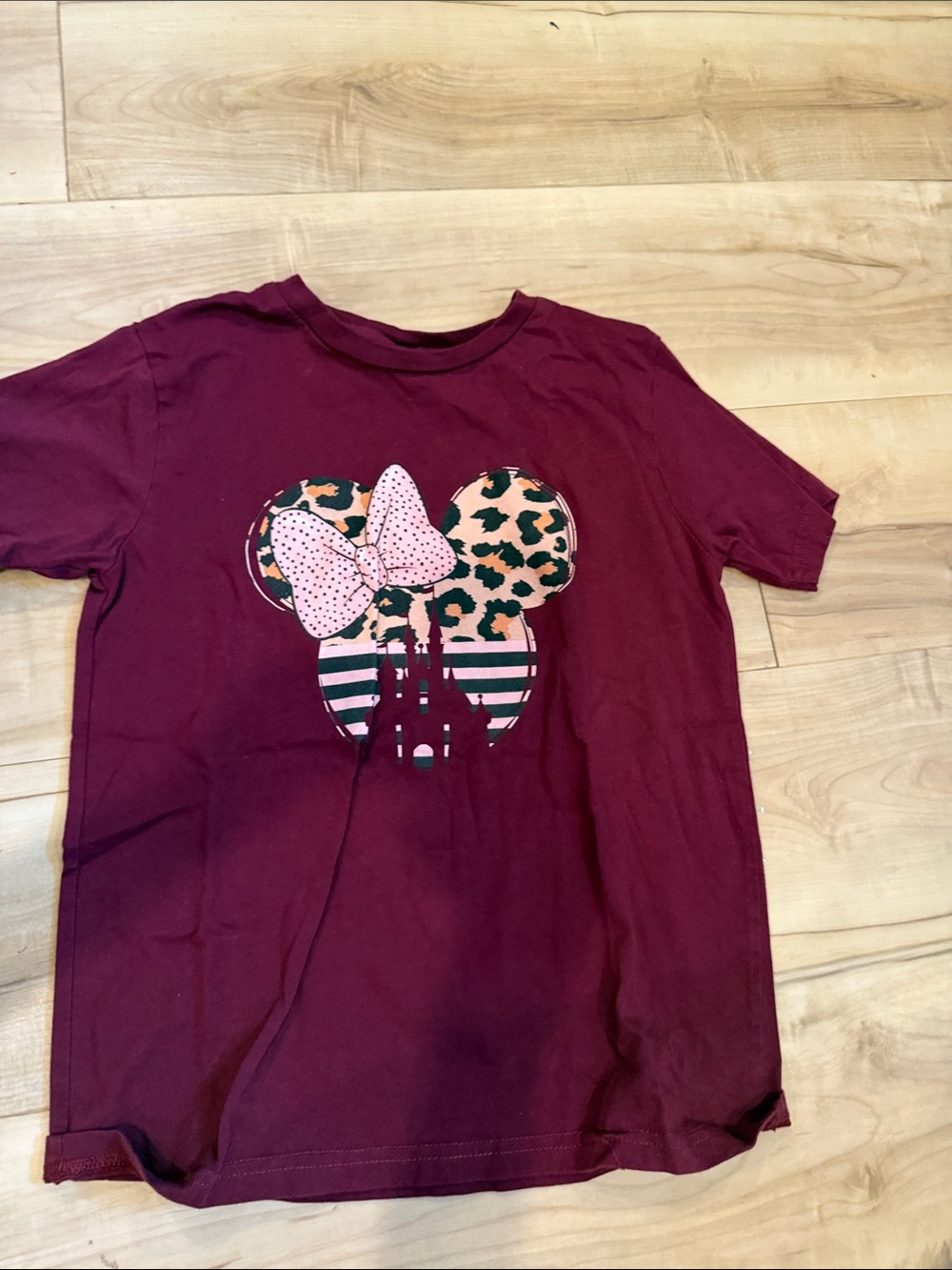 Girls' Burgundy Graphic Tee with Leopard Bow Minnie Silhouette